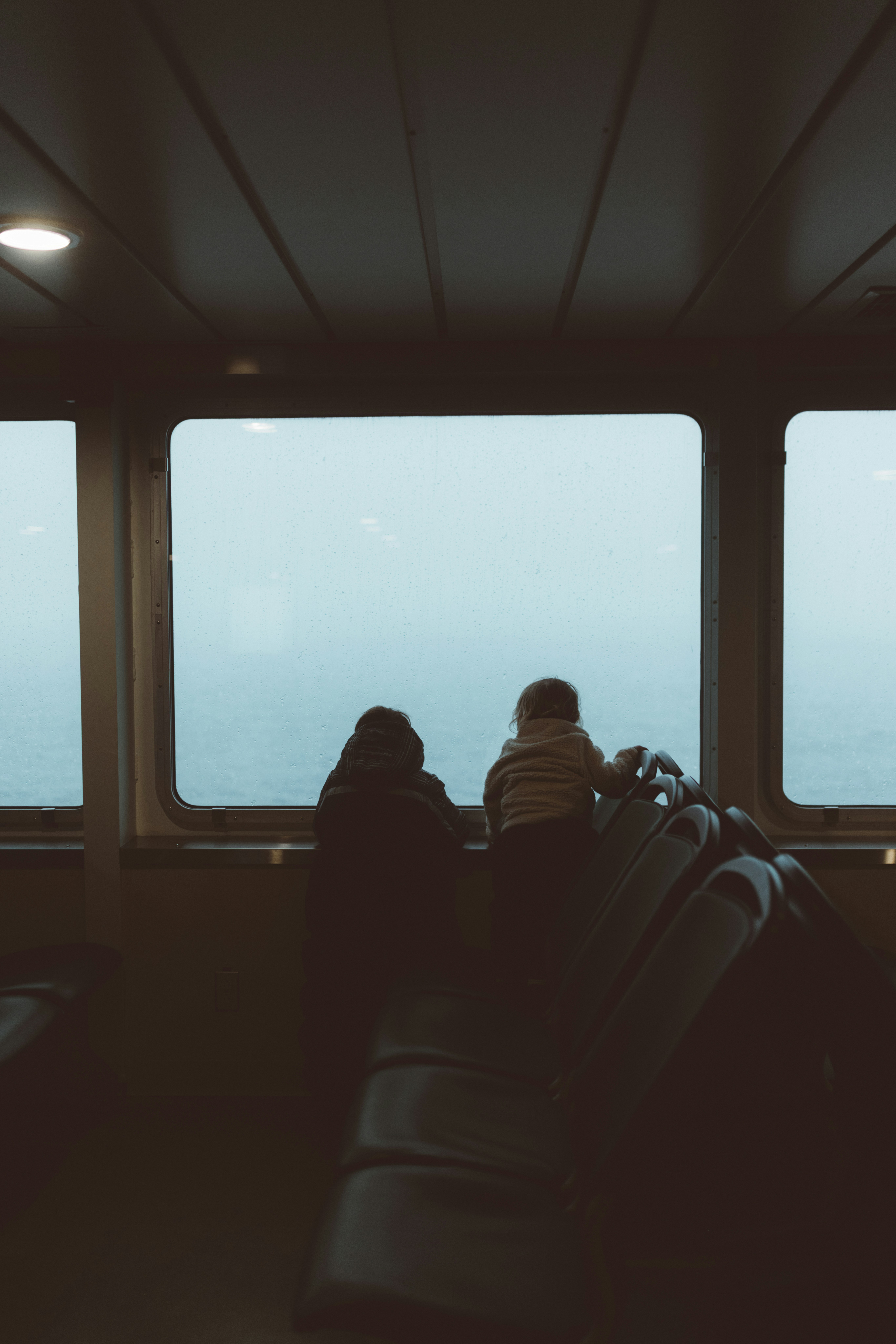 Zaskakujące tanie przewodniki podróżne dla młodych podróżników